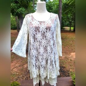 LADY NOIZ Large Layered Lace 3/4 Sleeve Gathered Lace Tulle Hem Dress